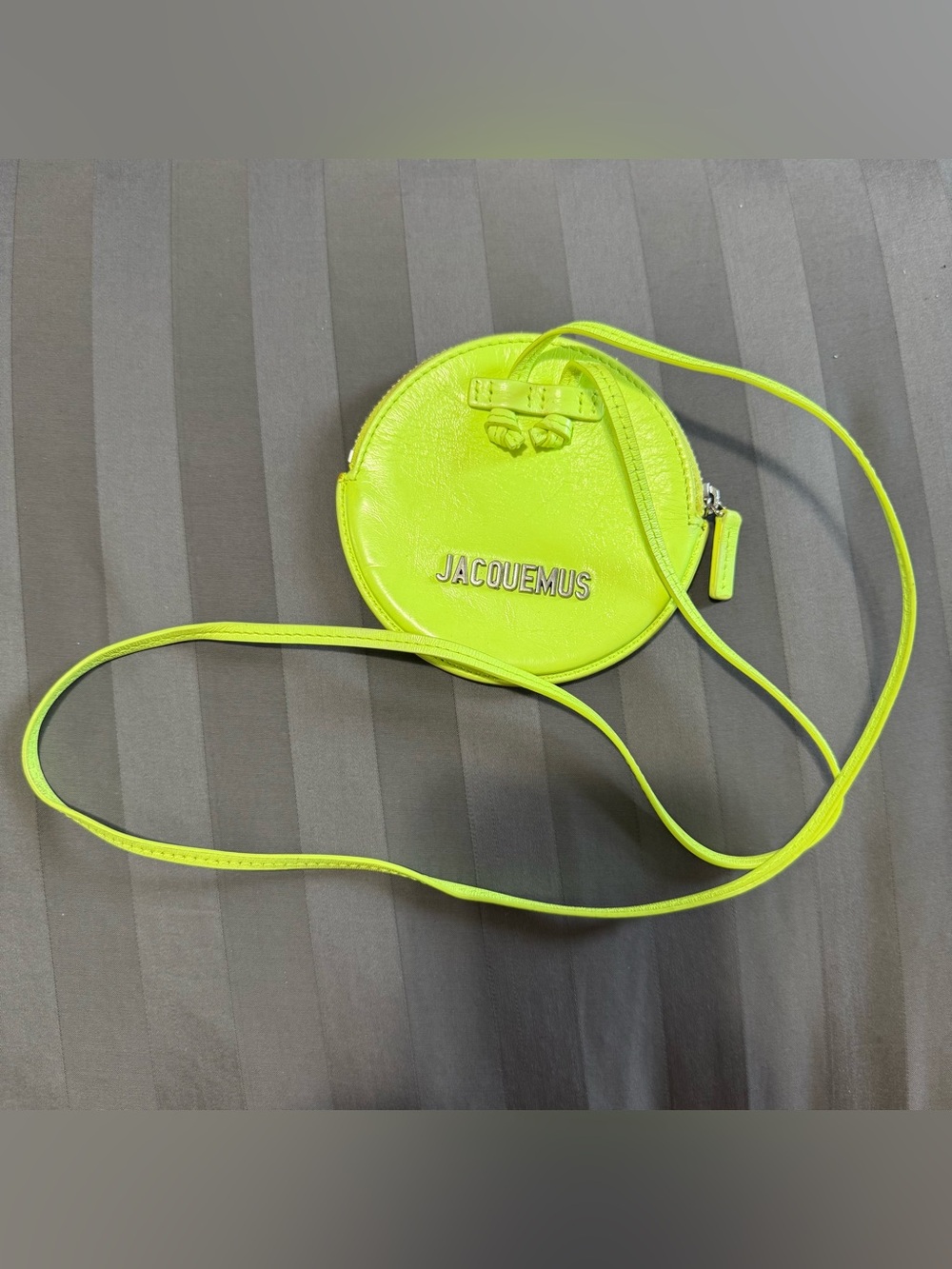 JACQUEMUS Leather Le Pitchou Petite (lime)